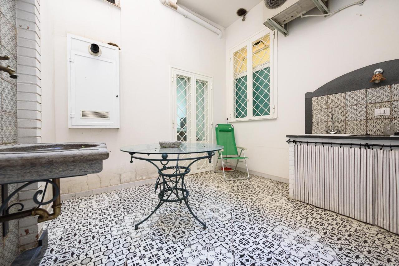 Palazzo Dello Spagnolo Suite Naples Luaran gambar