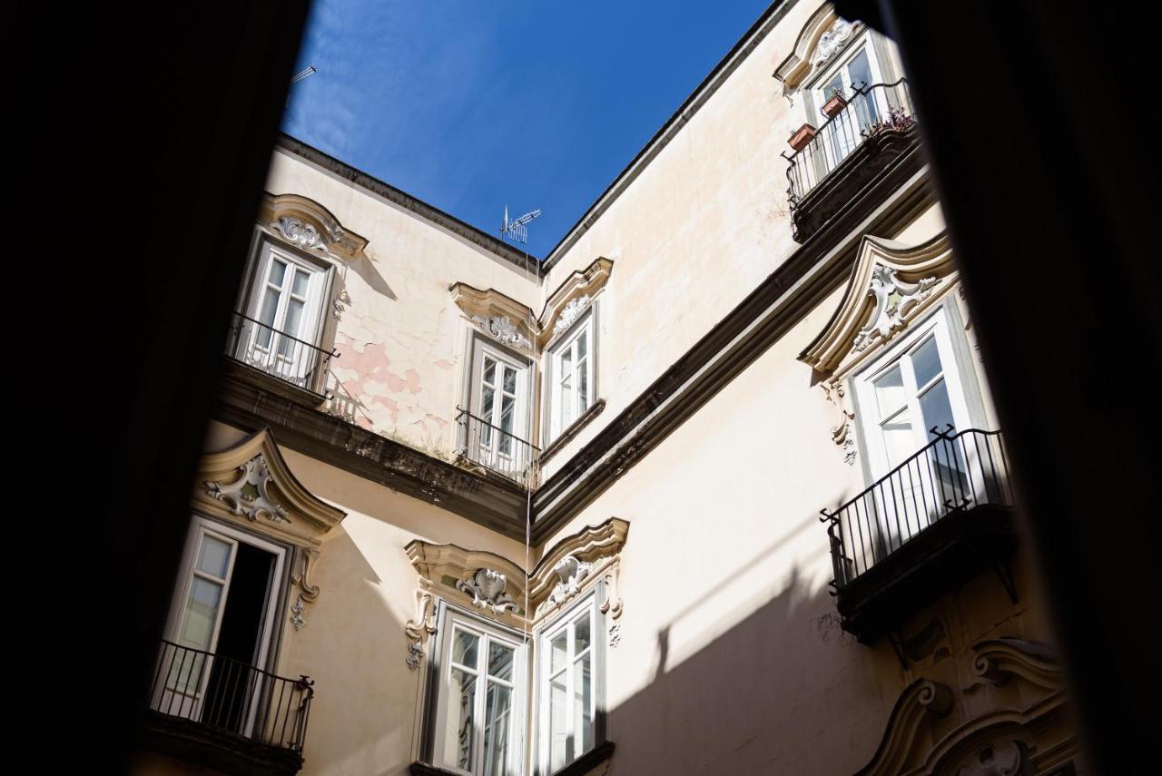 Palazzo Dello Spagnolo Suite Naples Luaran gambar
