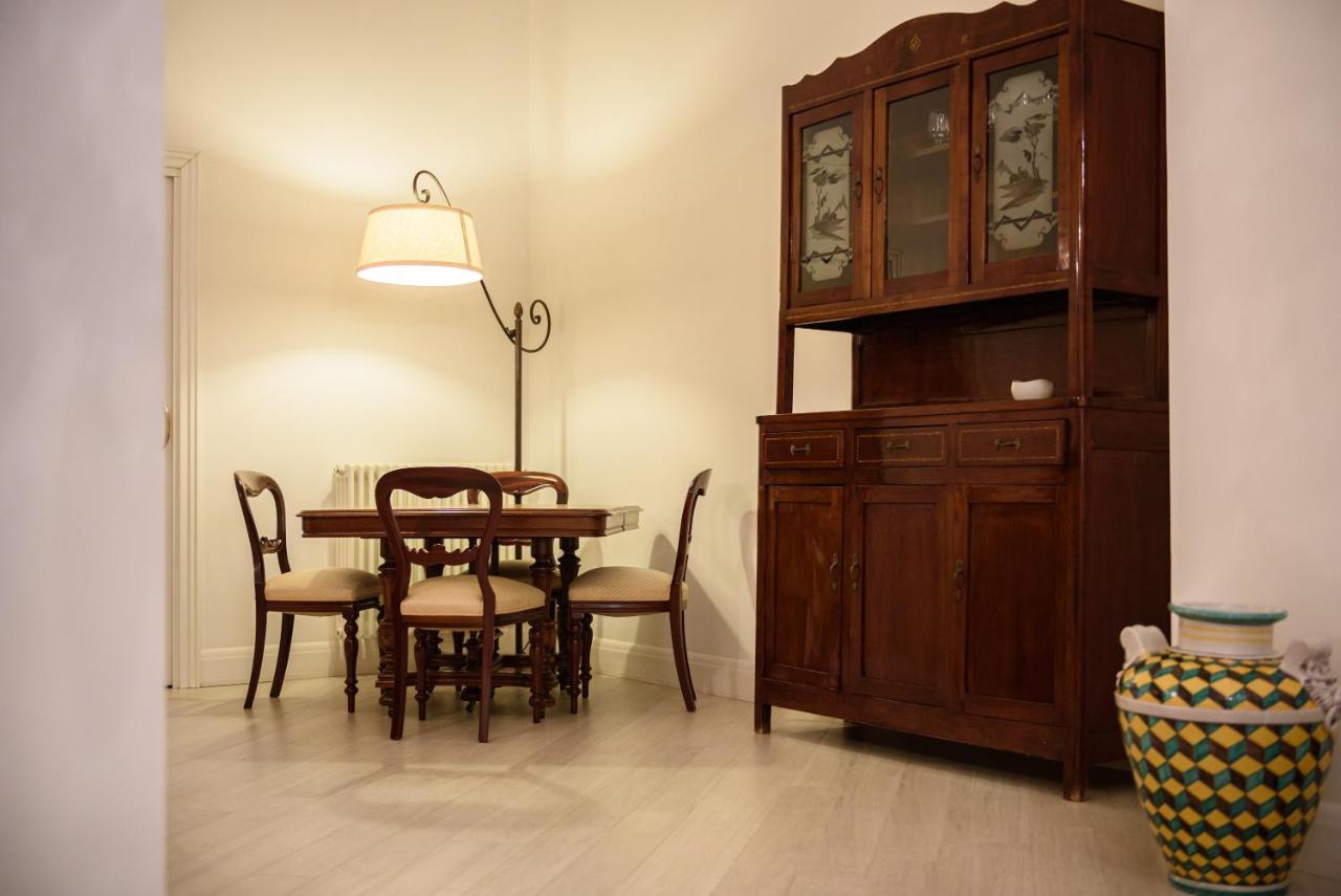 Palazzo Dello Spagnolo Suite Naples Luaran gambar