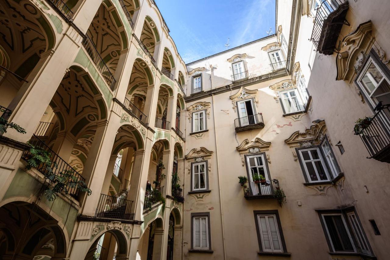 Palazzo Dello Spagnolo Suite Naples Luaran gambar
