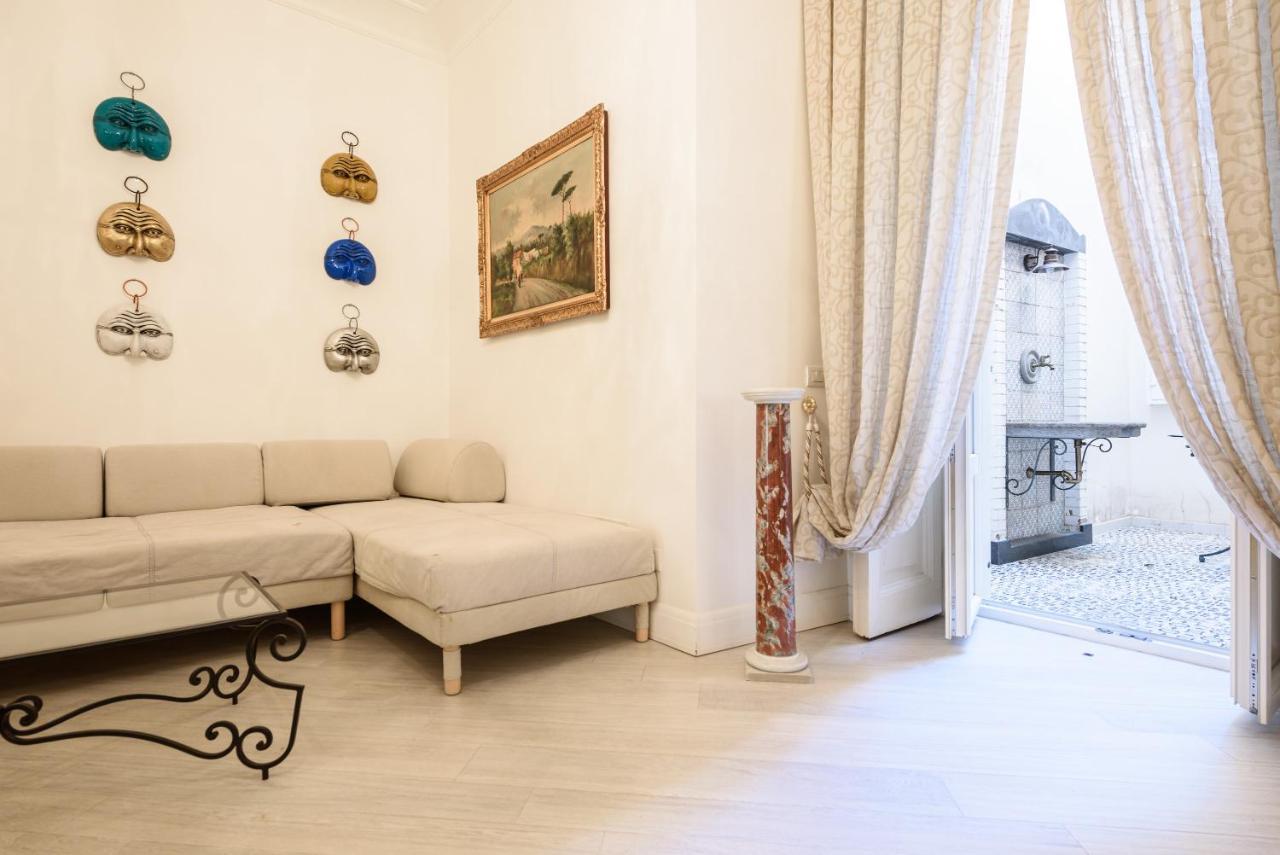 Palazzo Dello Spagnolo Suite Naples Luaran gambar