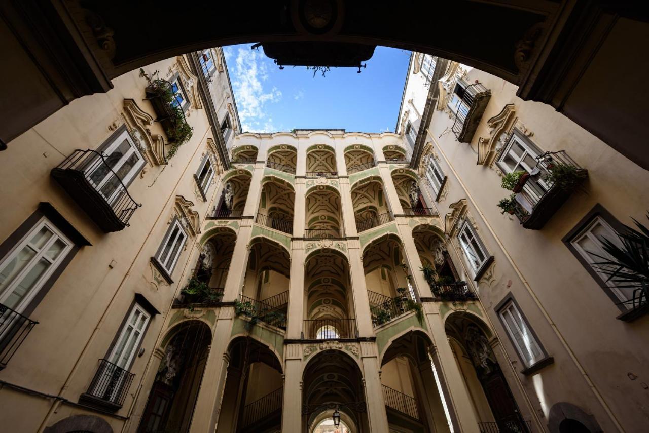 Palazzo Dello Spagnolo Suite Naples Luaran gambar