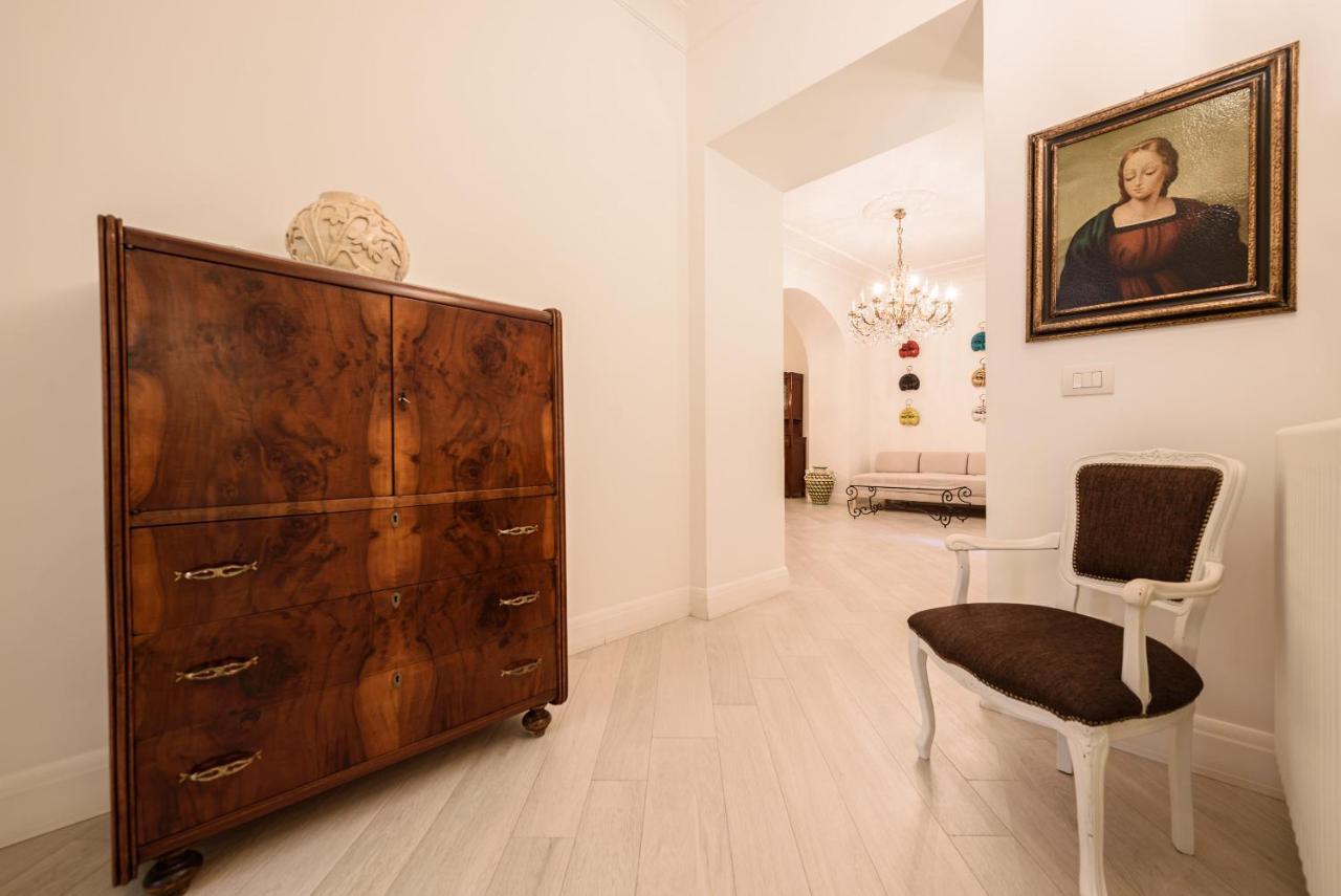 Palazzo Dello Spagnolo Suite Naples Luaran gambar